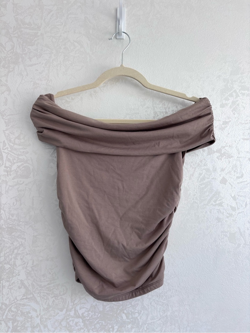 Abercrombie & Fitch Fold-over off-shoulder ruched top in taupe S